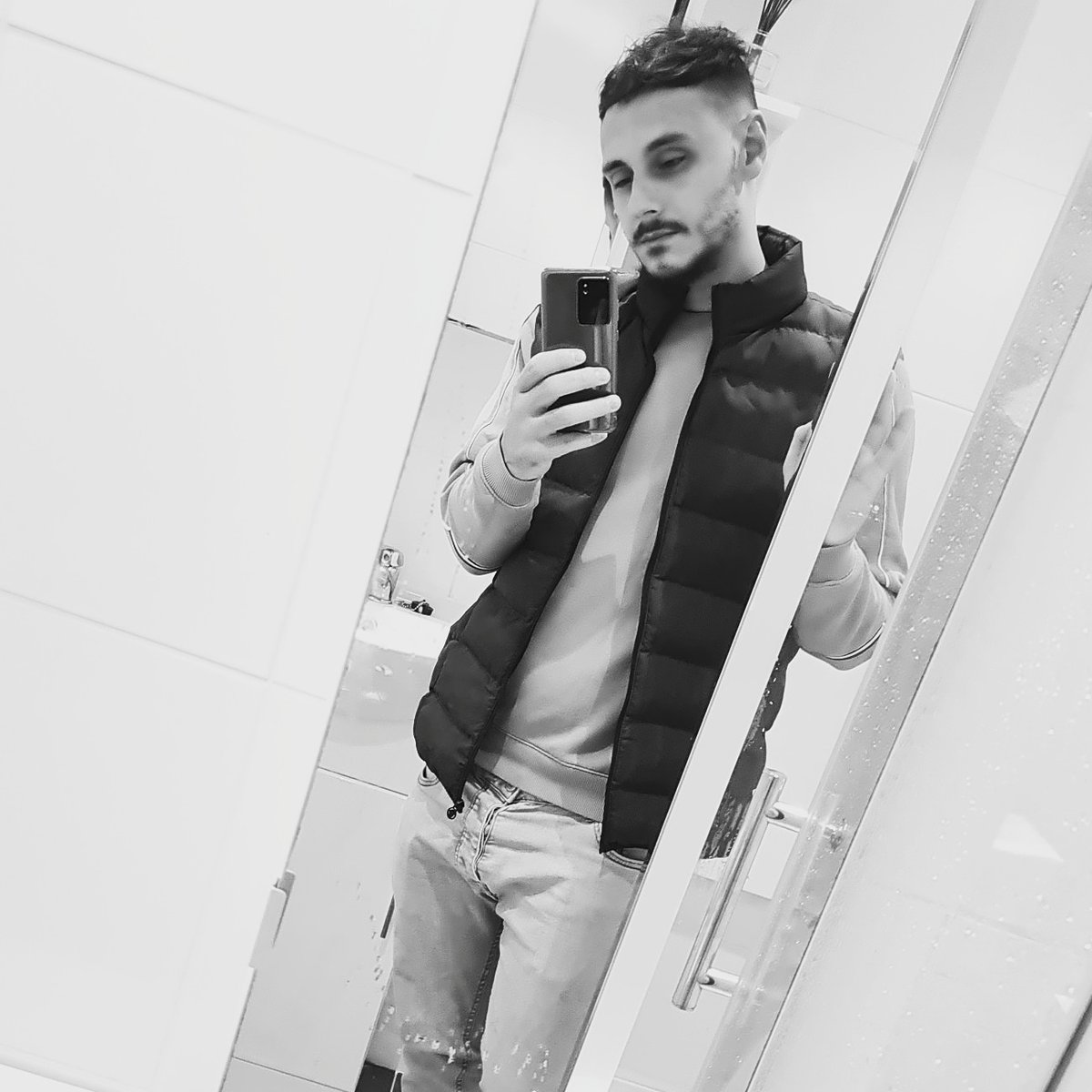 ANwaefuna's tweet photo. 🤷‍♂️ https://t.co/6QleZV3spB