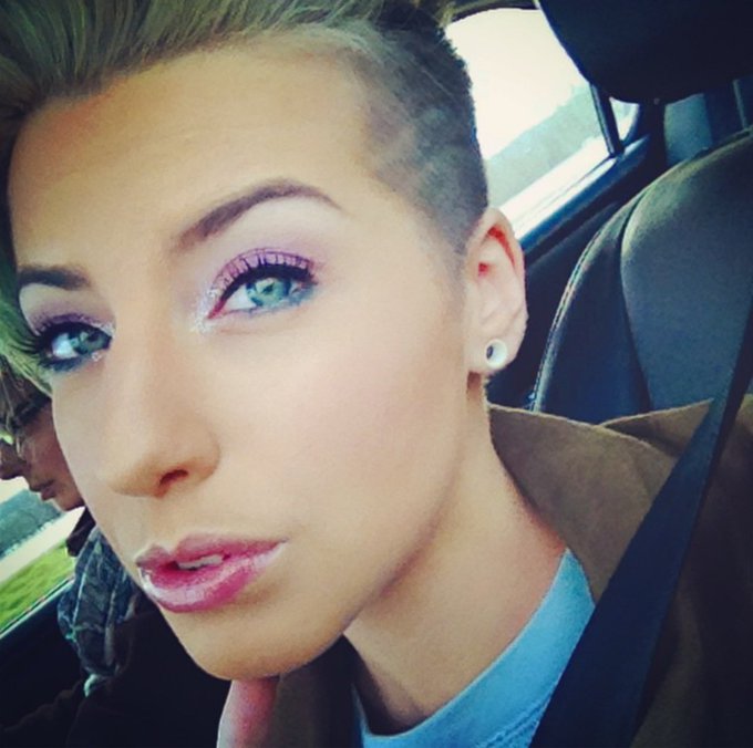 I'd love to go back to rocking a mohawk 🥺 https://t.co/jZrupMdow4<a href="/tag/mvsales"class="tags"><span>#mvsales</span></a>