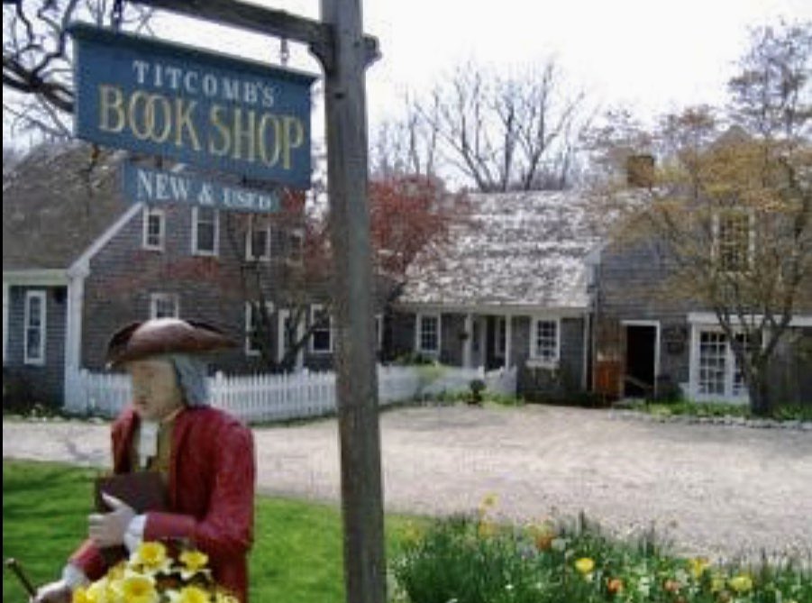 TEACHERS!! I LOVE ⁦<a href="/Titcombsbooks/">Titcomb's Bookshop</a>⁩ !! I am giving away FOUR $50 gift cards to four teachers/school librarians to show my support for you 🥰 I am thinking of you &amp; sending 💪🏼❣️Winners may choose ANY books they like! Please comment and RT to enter. Ends Sunday night 11:59 PM