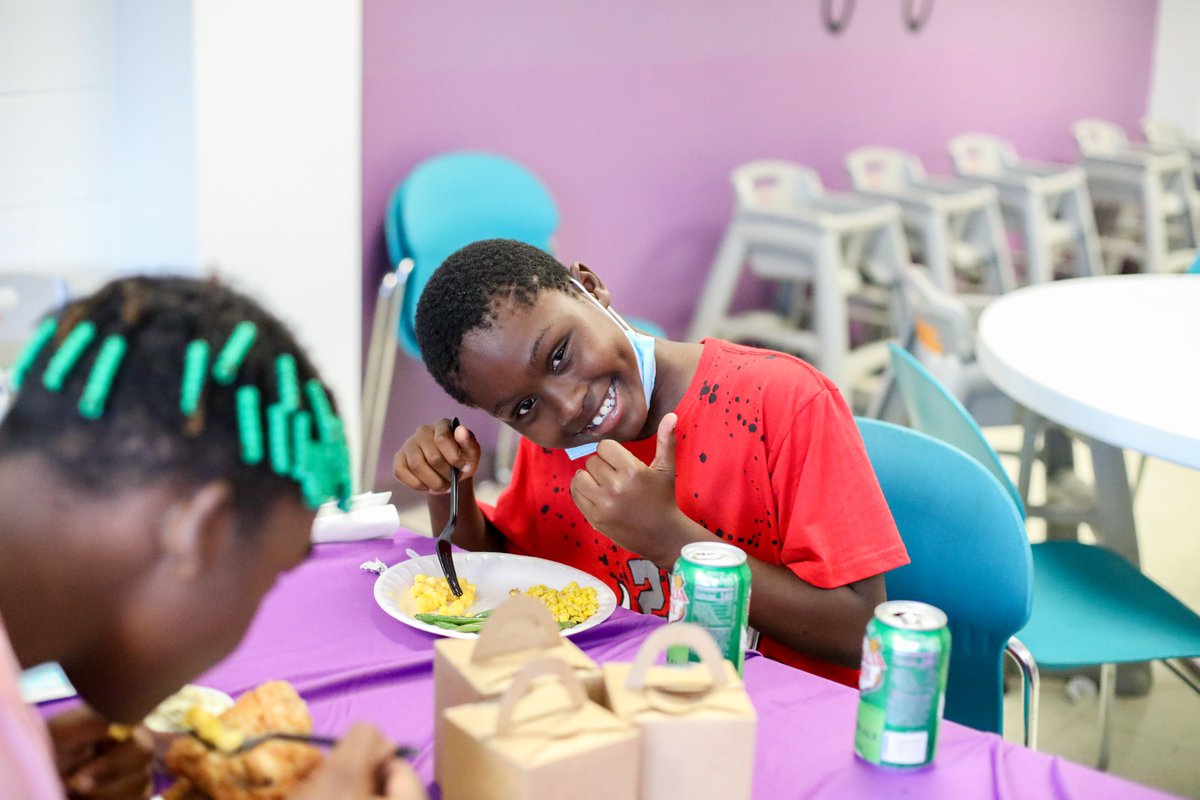 TheCityMission's tweet photo. When Melanie and Tyler's formal wedding reception was canceled due to COVID-19, they decided they not only wanted to donate their reception food to our guests at Laura's Home, but also to serve the meal in their gown and suit! https://t.co/kKFVx0RO6O