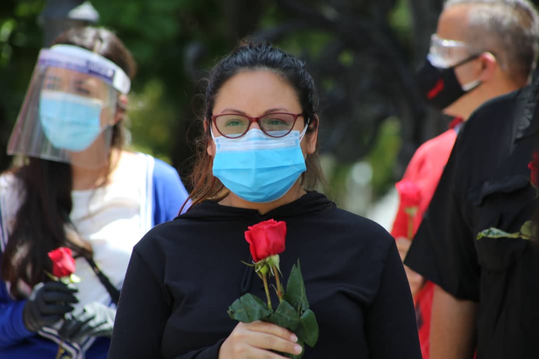 ErikaPSUV's tweet photo. ¡Nada borrará tu grito, hermano!
Nos encargaremos de que esa voz combativa que nos acompañó durante muchos años, de movilización en movilización, siga retumbando, siga encontrándonos y siga llenándonos de Fuerza Chavista. https://t.co/sIK4fMVARV