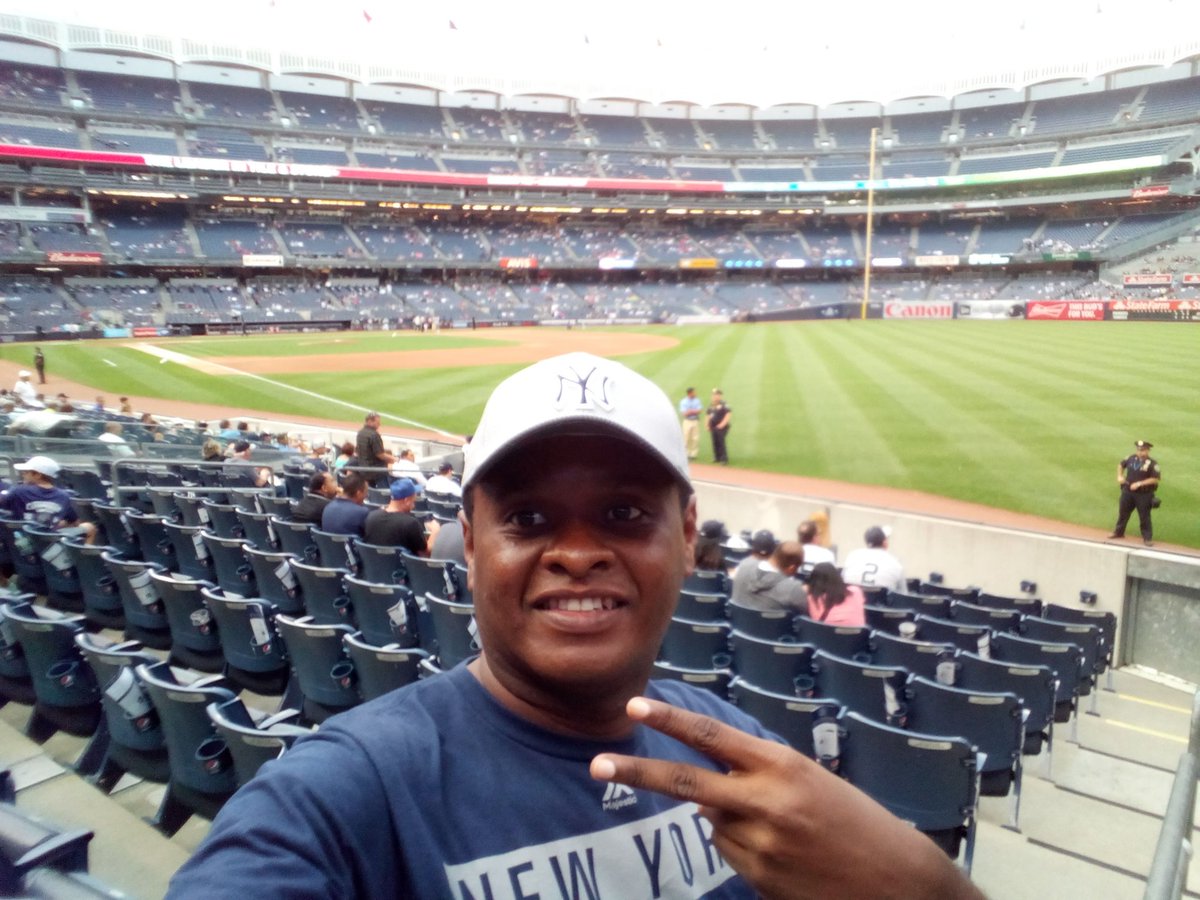 edw364_4's tweet photo. #BGLxTelecaribe Saludos desde la fantástica Cartagena Bolivia apoyando G. Urshela https://t.co/tp4jSKHW1X