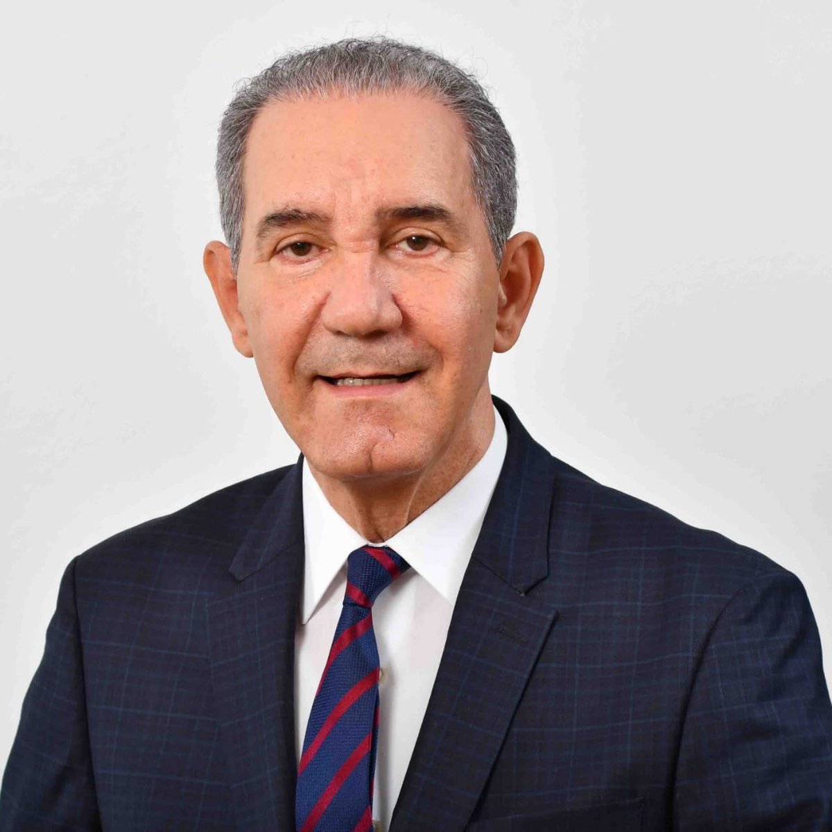 luisabinader's tweet photo. El Dr. Franklin García Fermín (@fgarciafermin) será designado Ministro de Educación Superior, Ciencia y Tecnología. https://t.co/HdbE2XOOFA