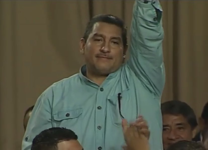 Hoy lamento el fallecimiento de otro valioso compañero de lucha, Néstor González Pacheco, quien fuera vicepresidente de <a href="/VTVcanal8/">VTV CANAL 8</a> en el año 2017 y Viceministro de Salud durante la gestión de la Dra. <a href="/luisanamelos/">Luisana Melo</a>

Mis condolencias a familiares y amigos, descansa en paz camarada