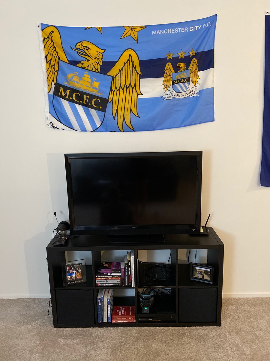 grant_bode's tweet photo. @jake_deboer Twitter is redownloaded. Please get furniture and get rid of that terrible flag. https://t.co/LmIOGswIIU