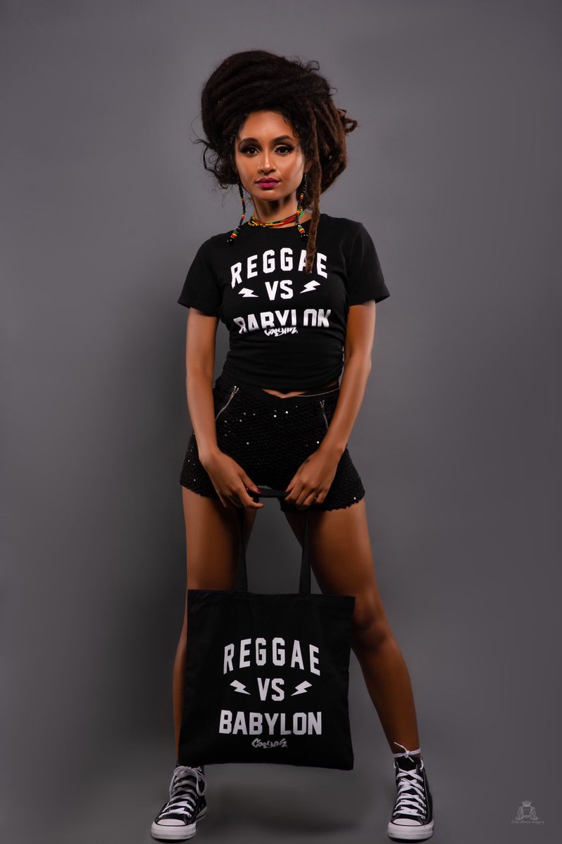 CYEvolution's tweet photo. Reggae music is about the struggle....
â˘Model: @IIKayaIses
â˘Photographer: Glen Lawrence
âReggae VS Babylonâ t-shirt and tote bag available worldwide at https://t.co/HTf9lEIpnc
#ReggaeVSbabylon #Cooyah #WhoMadeMyClothes #rasta #totebag #reggae #tee #OneLove https://t.co/H27alapNnN