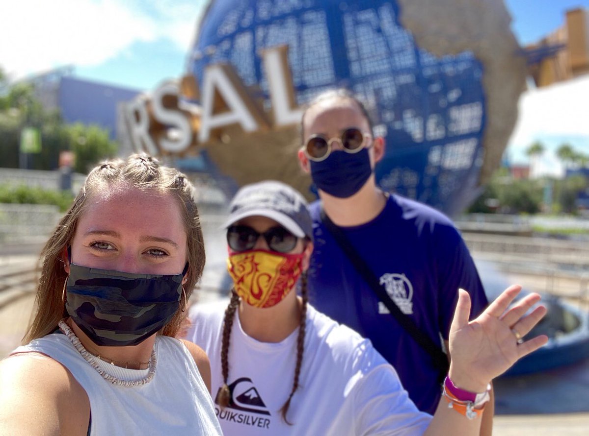 LifeWhirlwind's tweet photo. Hello from Universal Studios. https://t.co/eHTQMHS71F