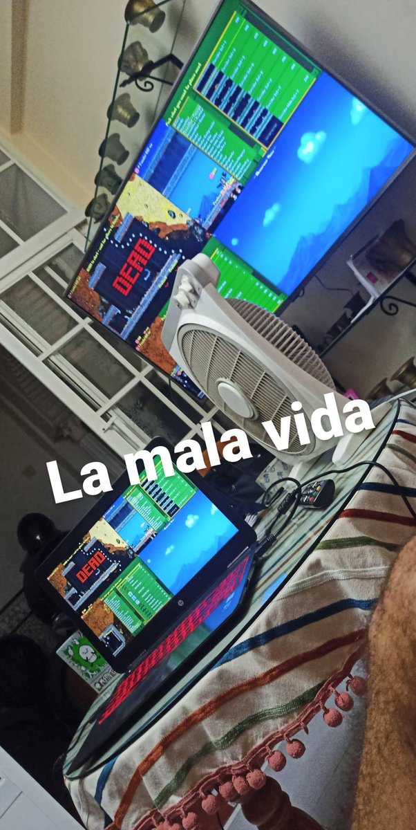 Diewitoh1's tweet image. Who would like to see a #CortexCommand multiplayer game! Is SÚPER fun!