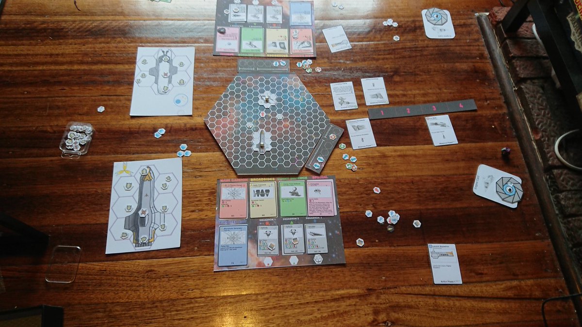 5volt3's tweet image. It's official, everything is a hexagon, even the board.
#stareater #boardgames #games