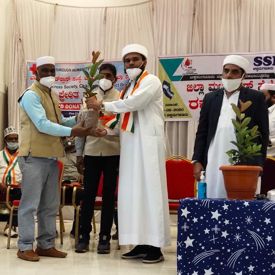 ssfckm's tweet photo. ಸ್ವಾತಂತ್ರ್ಯ ದಿನಾಚರಣೆಯ ಪ್ರಯುಕ್ತ  SSF ಚಿಕ್ಕಮಗಳೂರು ಜಿಲ್ಲೆ ಬ್ಲಡ್ ಸೈಬೋ ಹಮ್ಮಿಕೊಂಡಿದ್ದ  ಎರಡನೇ ರಕ್ತದಾನ ಶಿಬಿರವು ಚಿಕ್ಕಮಗಳೂರು ಡಿವಿಜನ್ ವ್ಯಾಪ್ತಿಯಲ್ಲಿ ನಡೆಯಿತು.

@ssfkarnataka @nationalssf #SSF #SSFkarnataka #ssfindia #SSFChikkamagaluru #ssfhelpdesk #ssfbloodsaibo https://t.co/bfdMeDSNdo