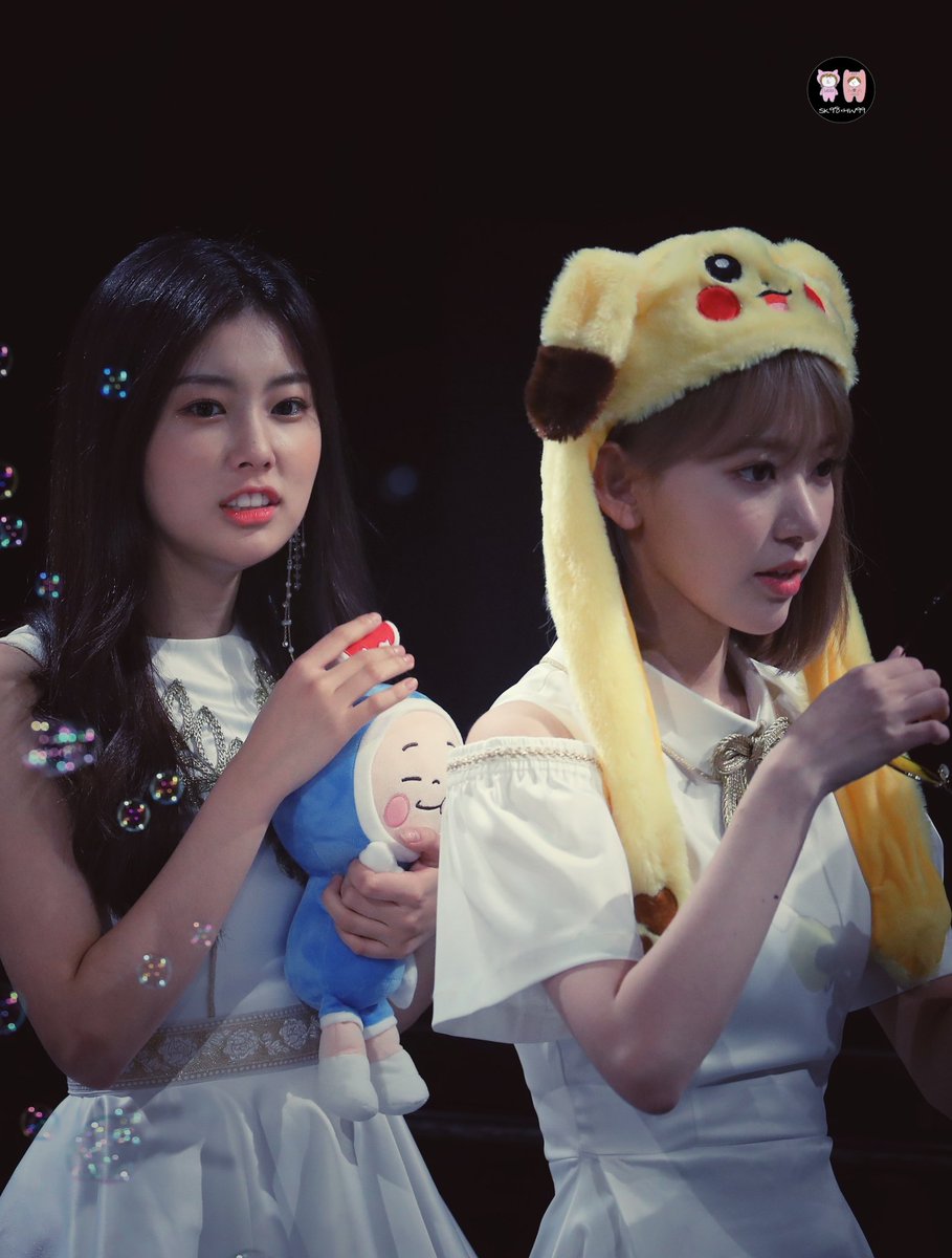 190421

Back to your love 😄😄😄😄

#HyeKura 🐱🌸
#KangHyewon #강혜원 
#MiyawakiSakura #미야와키사쿠라 #宮脇咲良 
#IZONE   #아이즈원