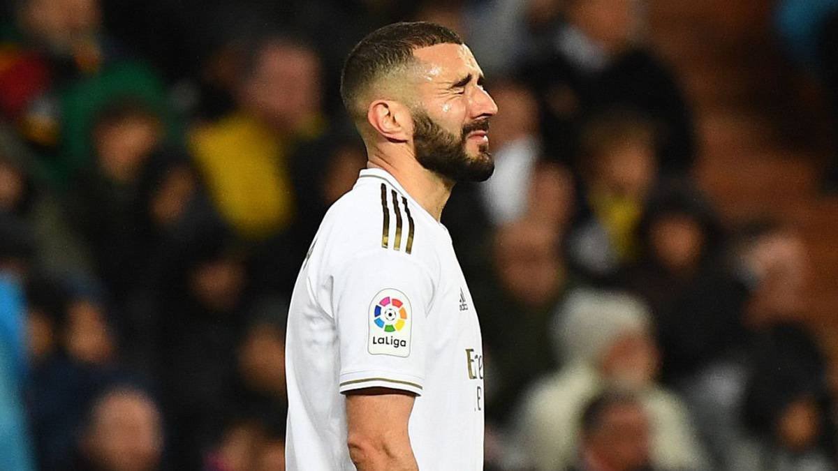 Juventus will make an attempt to sign Karim Benzema this summer after Cristiano Ronaldo's request to the club to try and bring the Frenchman to Turin. [Gazzetta dello Sport]