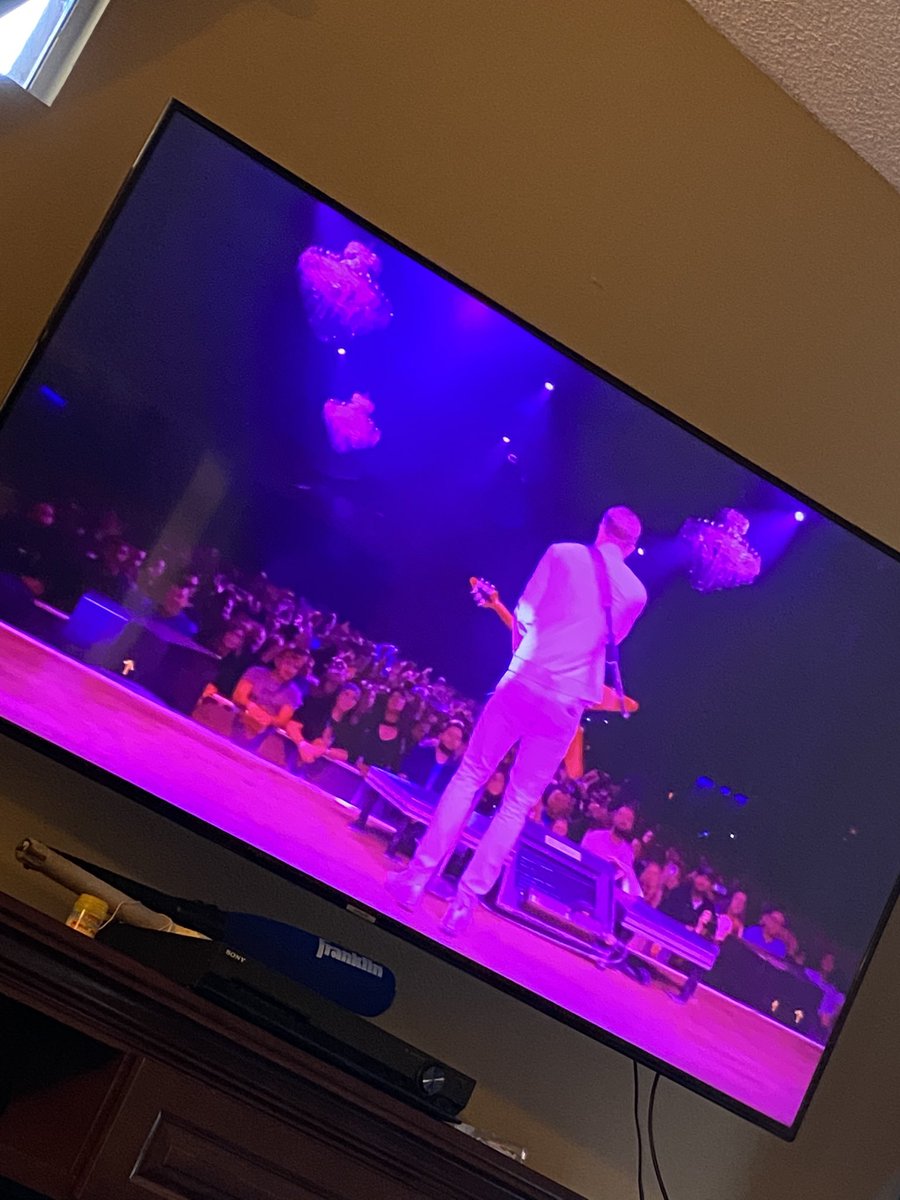 klown13's tweet image. Watching @311 with the family! #excitableones #311