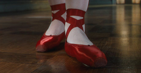 JPRoscoe76's tweet photo. #CriterionAugust Dance like nobody's watching. The Red Shoes (1948) reviewed on #BasementRejects

THE RATING: 10/10
THE REVIEW: https://t.co/OJH8IkyvvA

#TheRedShoes #IWatchMovies #MovieReviews #Movies #Criterion #CriterionCollection #ClassicMovies https://t.co/uq0jNh5Xnk