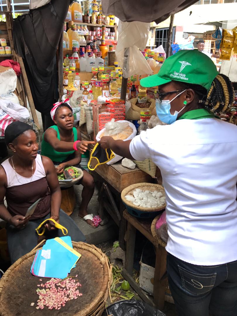 MsppOfficiel's tweet photo. #COVID19
#MSPPHaiti
#UCRP
#DPSPE
Dans le cadre des festivités marquant les 350 ans de la ville du Cap Haïtien, le #MSPP a mobilisé des officiers sanitaires afin de sensibiliser la population sur les gestes barrières contre la COVID-19. https://t.co/yMK5dVi7EE