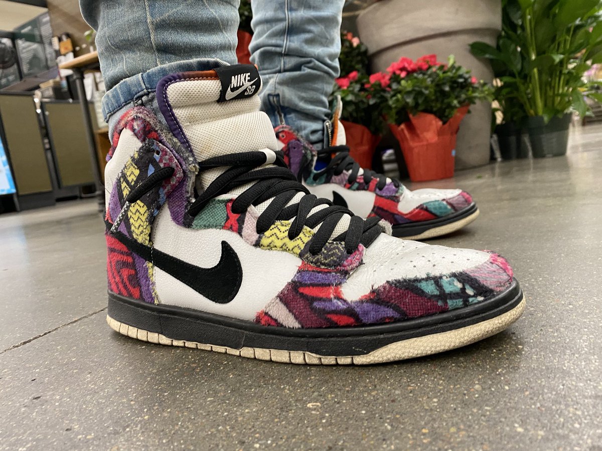 CensoredSays's tweet image. Partially functional, half of me is comfortable
The other half is close to the cliff, like Mrs. #Huxtable