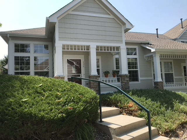 PRC_PrepRite's tweet photo. Nearing completion this beautiful property looks wonderful! Carpentry and paint was in order for this project. #PRC #preprite #prepritecoatings #phasework #carpentry #woodreplacement #prime #paint #exterior #summerwork #hoa #commercial #multifamily #apartments @PrepRiteCoating https://t.co/DG3aUaw0S8