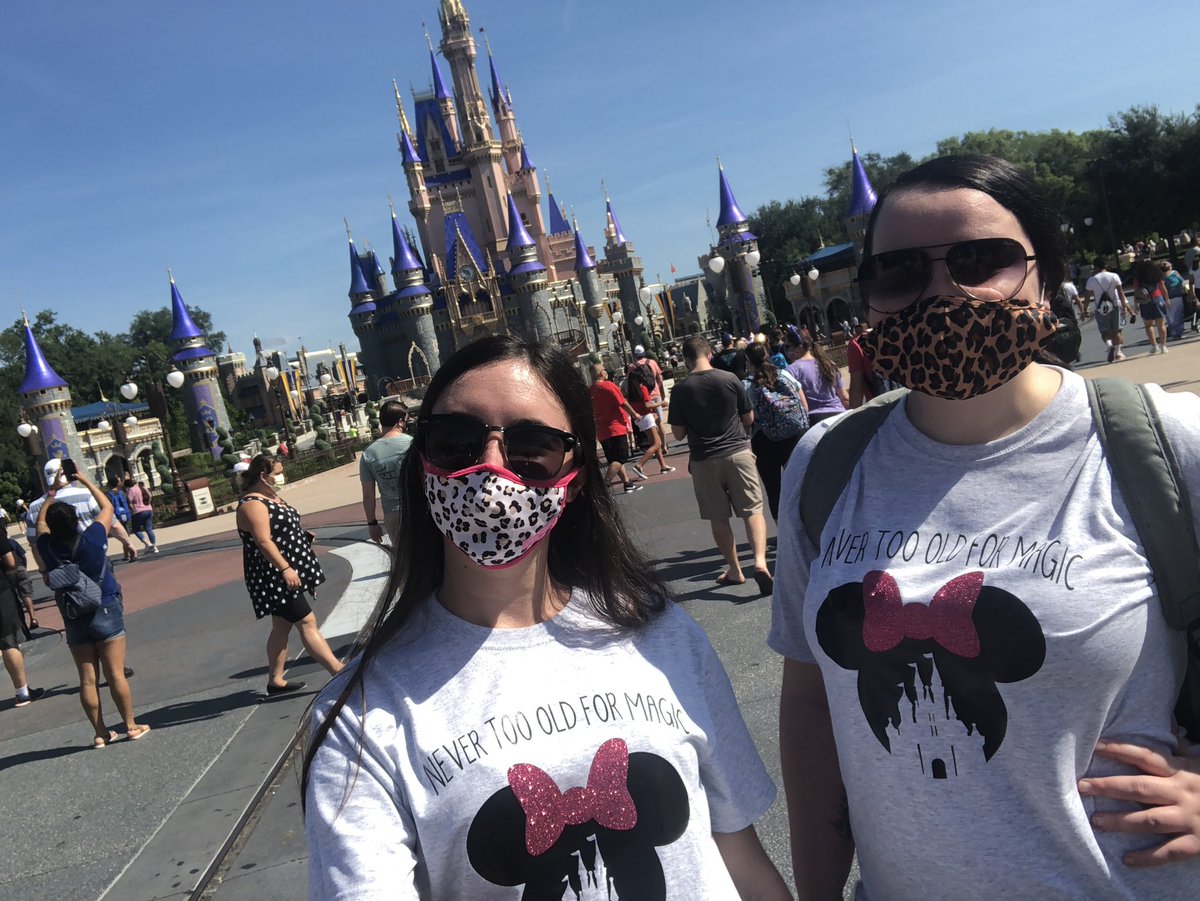 whitney_blaire's tweet photo. Last minute trip to Disney and ride in a hot air balloon with my best friend. 🏰💓 https://t.co/SGb8rQtUrO