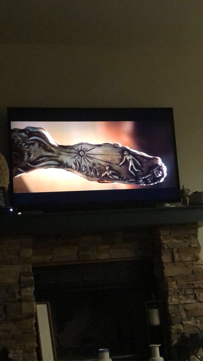 omaraubert's tweet image. Name this movie! #HorrorFam #Spooky #RandomScene