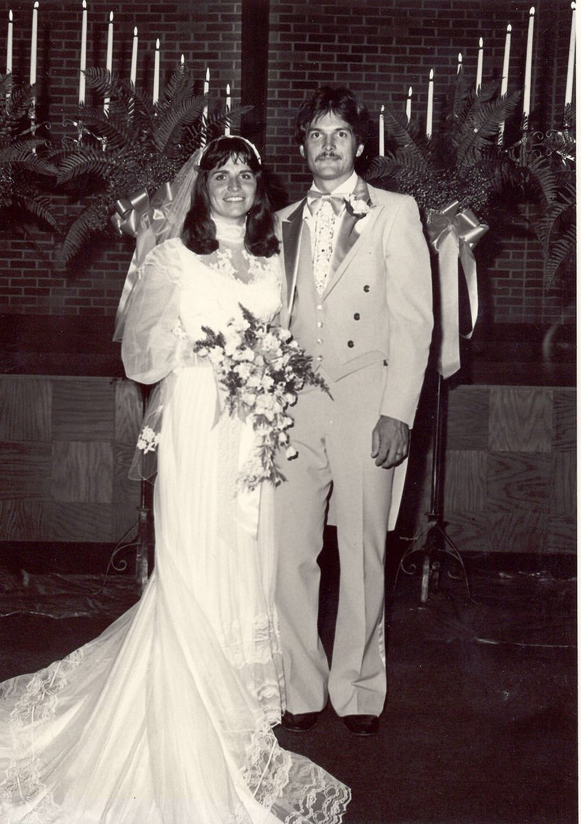 fhelmink's tweet image. Happy Anniversary to the love of my life, Kathy. 40 years ago I out-kicked my coverage &amp;amp; l’ve been living’ the dream since!  We were supposed to be in Hawaii, but Covid had other plans, so we tubed the Niobrara and ate at Lazlo’s. Here’s to our next 40 together. Love you always!