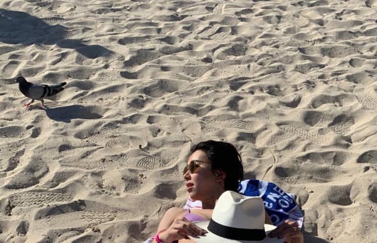 chaeyoung as kermit the frog