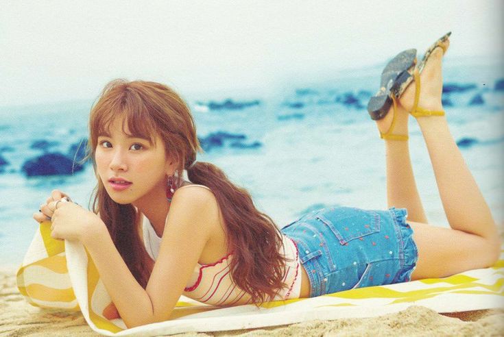 chaeyoung as kermit the frog