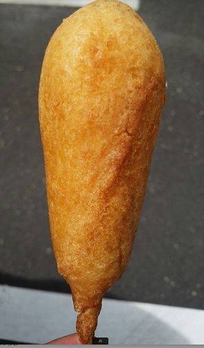 マルハン会津若松店 セブンイレブン 様の アメリカンドッグ 私的に無性に食べたくなる瞬間がたまに湧き上がる商品です ケチャップ派ですが 刺激を求めてマスタードで頂く時もあります 最後 棒についたカリカリ部分を食べるのが実はお楽しみ