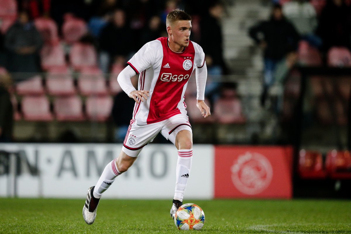 But in this pre season, he’s been getting some big opportunities. He could very much get some big gametime with right impression. A smart player which I would compare to Toni Kroos. Hopefully we can see some of his class on the pitch more often this year.