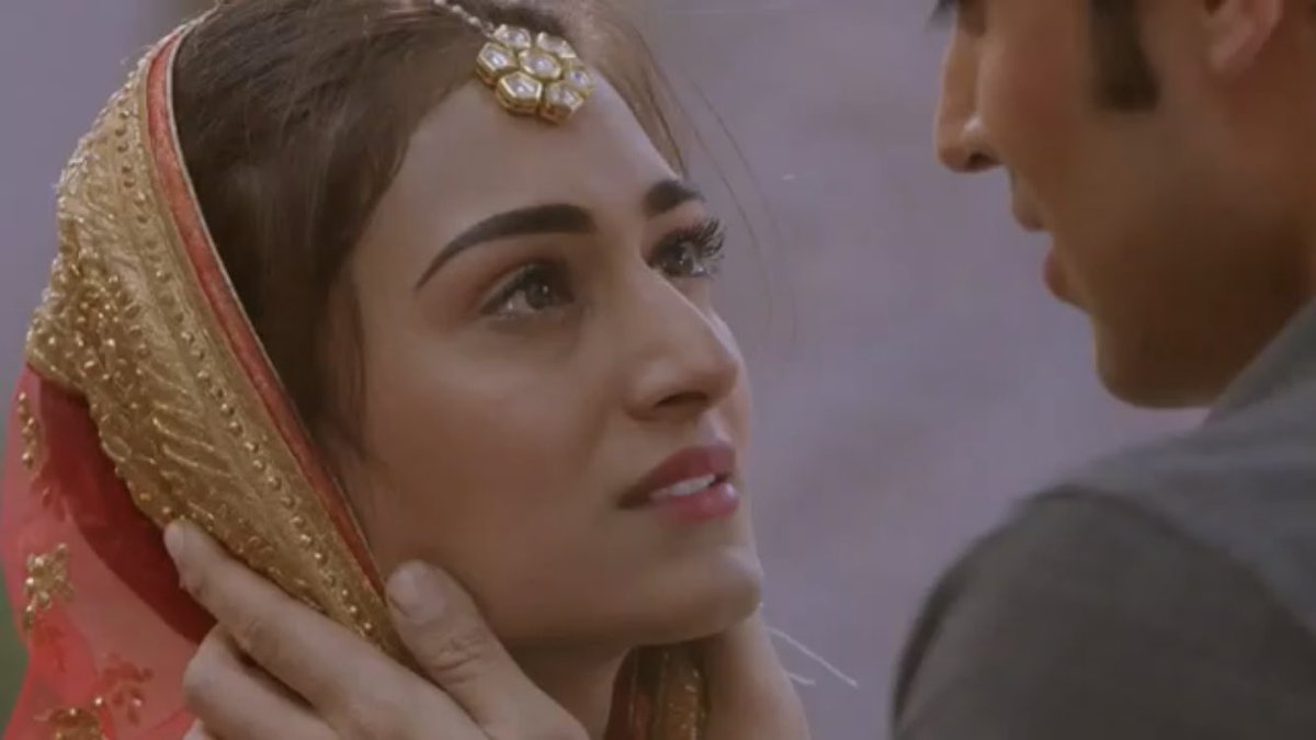 2. Anurag finally realized he loves Prerna & they both confess and flying sindoor, red chunri, thread happened. Anu promised marriage within 7 days and they got intimate. For a middle class girl giving herself before marriage is a big thing. #KasautiiZindagiiKay  #EricaFernandes