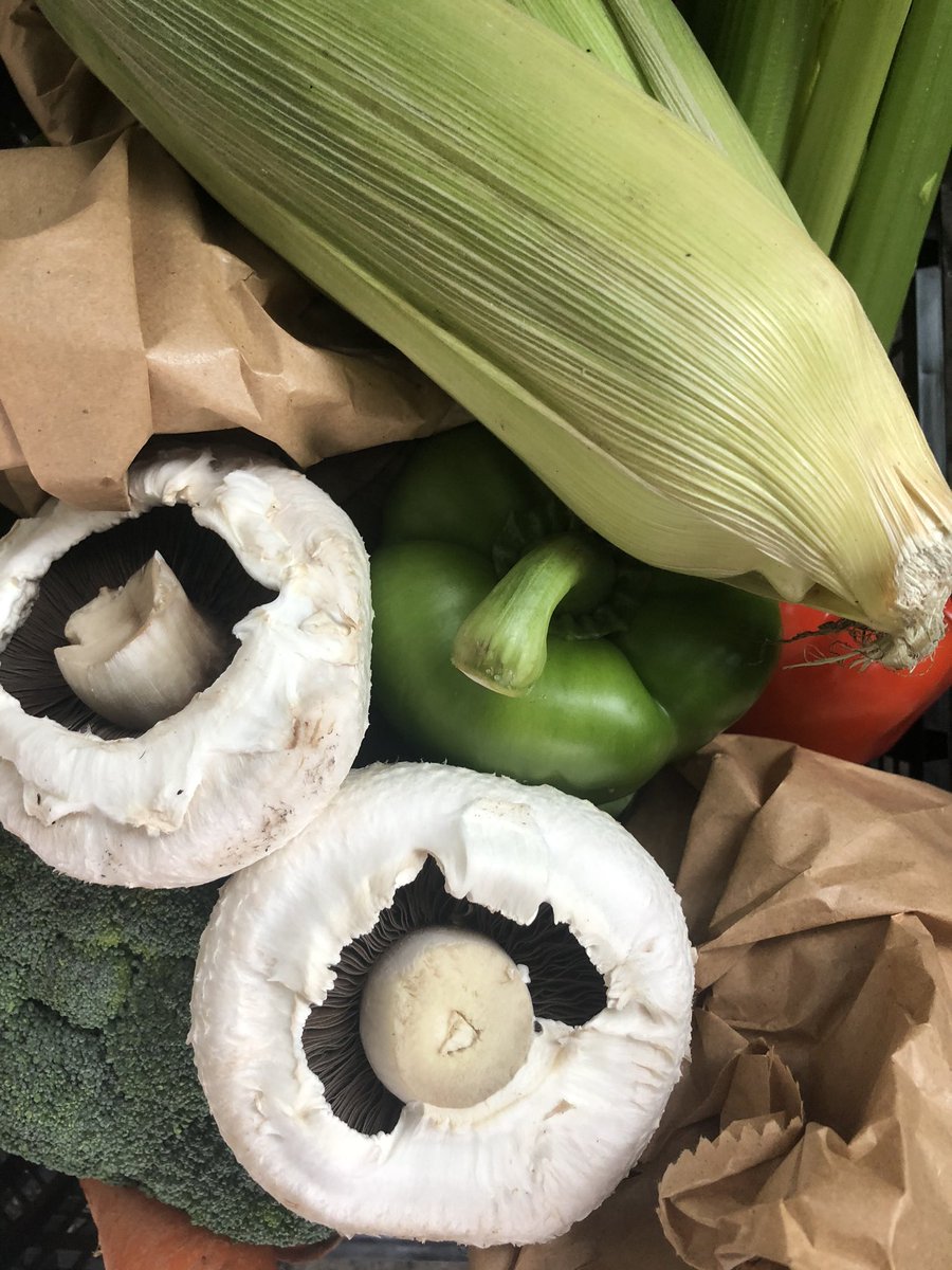 5Vegetable's tweet photo. We are still here if you need a home delivery of fresh fruit and vegetables in Leeds #leeds #fruit #veg #home #deliver #staysafe #thenewnormal #fresh #friday #saturday #banana #deliveredwithasmile #fruiyandveg #behindthemask #boxes #vegbox #5-a-day #fruitbox #mushrooms #peppers https://t.co/TeckzbyzgN