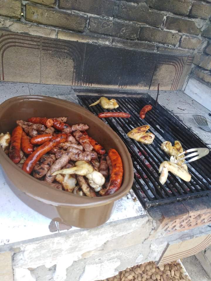 lutajuce's tweet photo. Uživanje na Tihoj (Mrtvoj) Tisi u blizini Čuruga❤️☀️🏊‍♂️🍽
.
#mrtvatisa #mrtvatisacurug #čurug #curug #curug #leto2020 #vojvodinausrcu #vodevojvodine #vojvodina #bačka #visitnovisad #visitvojvodina #visitserbia🇷🇸 #visitserbia🇷🇸 #srcelutajuce #srcelutajuće #travelblog #blogger #blog https://t.co/e3fLLPjCTT