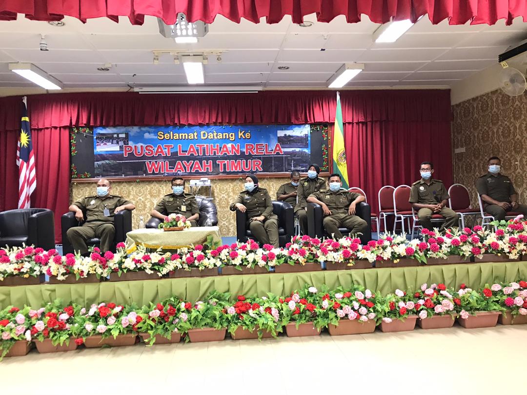 Seramai 41 Anggota RELA Zon Timur telah melaporkan diri bagi mengikuti Kursus Asas RELA siri 6/2020 Zon Timur bertempat di Pusat Latihan RELA Wilayah Timur bermula 16-20 Ogos 2020.

<a href="/relamalaysia/">relamalaysia</a> 
<a href="/kamarudin_rapig/">Kamarudin Mohd Rapig</a> 
<a href="/MiroIkwe/">AmirulIkhwan</a>