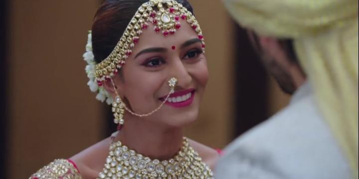 7. Her condition for marriage was safety of Anu, his business & no physical relation. Bajaj falls in love & finally releases her from marriage. She's happy to get united with A & shares the happy news "We are pregnant". A goes to get chunri but doesn't come back. #EricaFernandes