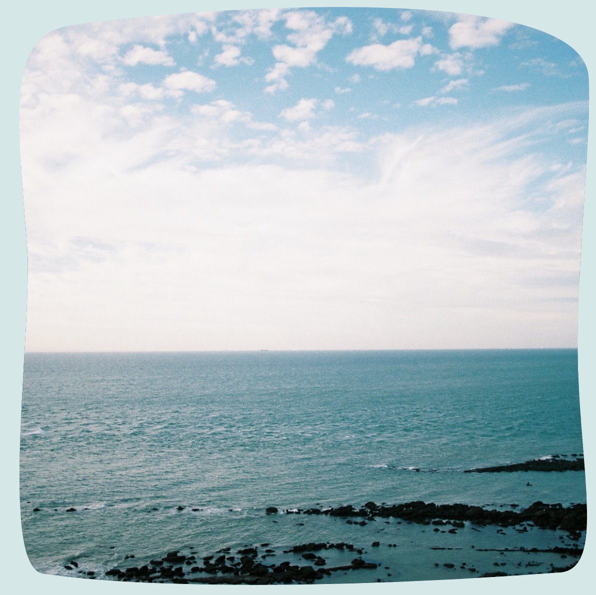 migrantsbureau's tweet photo. "I felt like I could almost see the British coast line on the other side &amp; I couldn’t help but think how it easy it was for me to cross the English Chanel... for so many of the displaced people, that same sea feels impossible to cross." Check out the #MBTeamTakeover on our Insta https://t.co/SXPacTvQc9