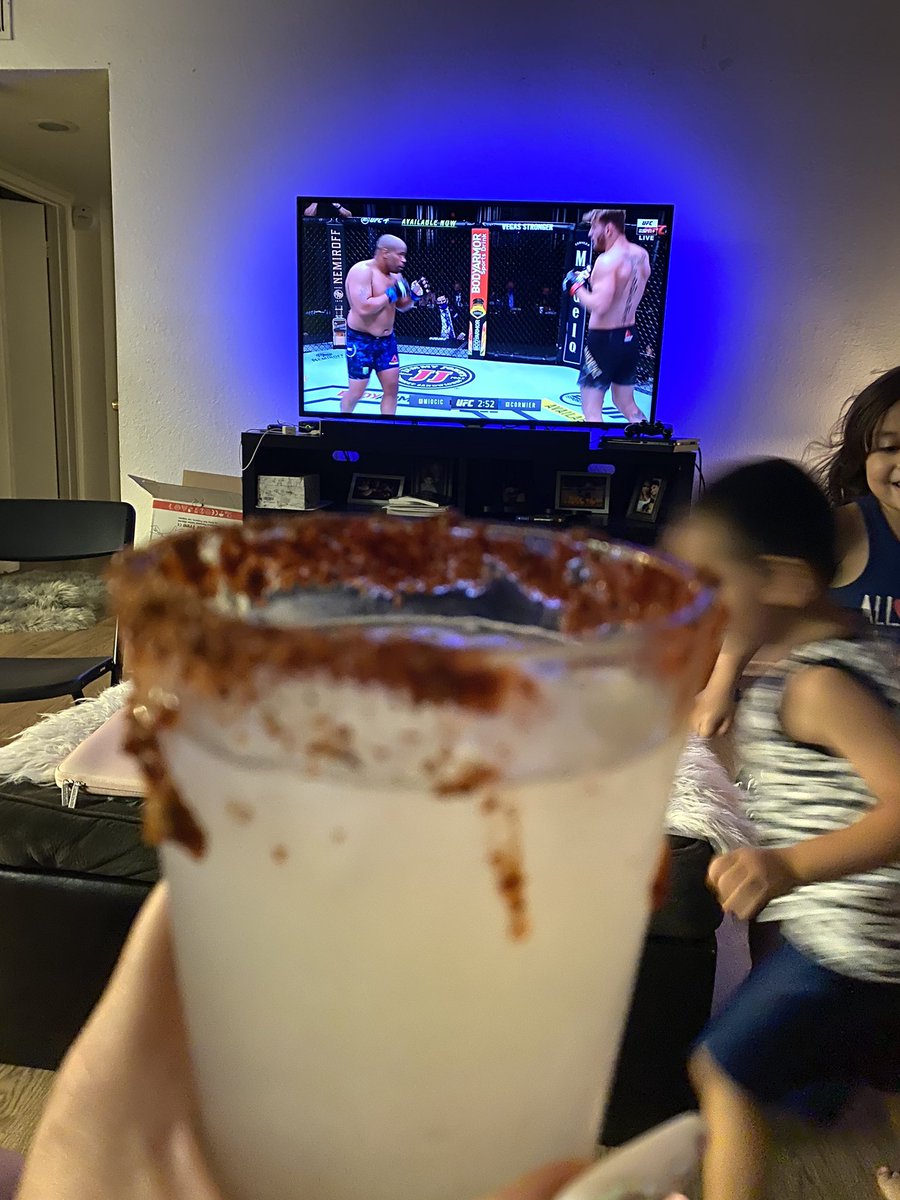 _selfluv06's tweet image. IT IS ON! #UFC