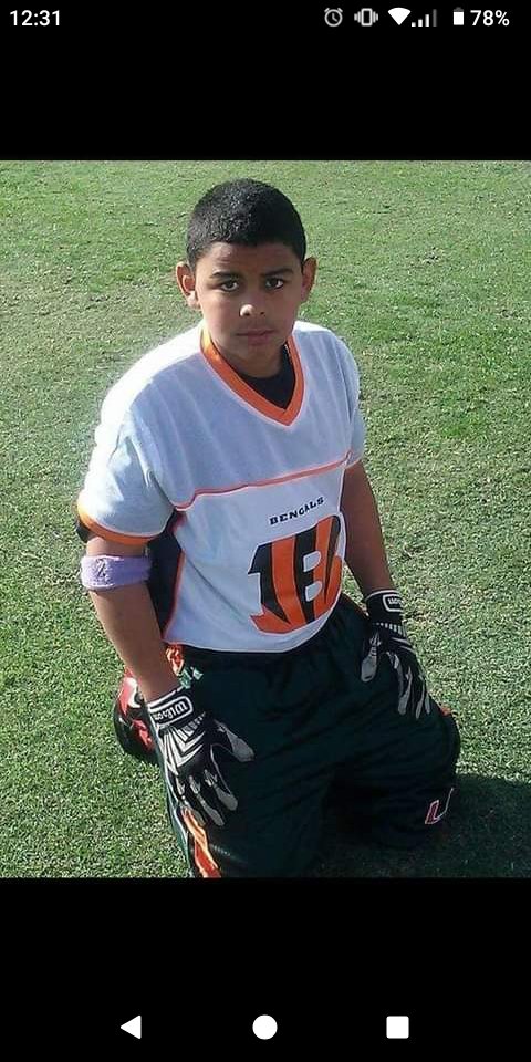 Juicy082383's tweet photo. First year playing 🏈 and his senior year 😥 #uprisingstars #lions https://t.co/5SawN1ZAmm