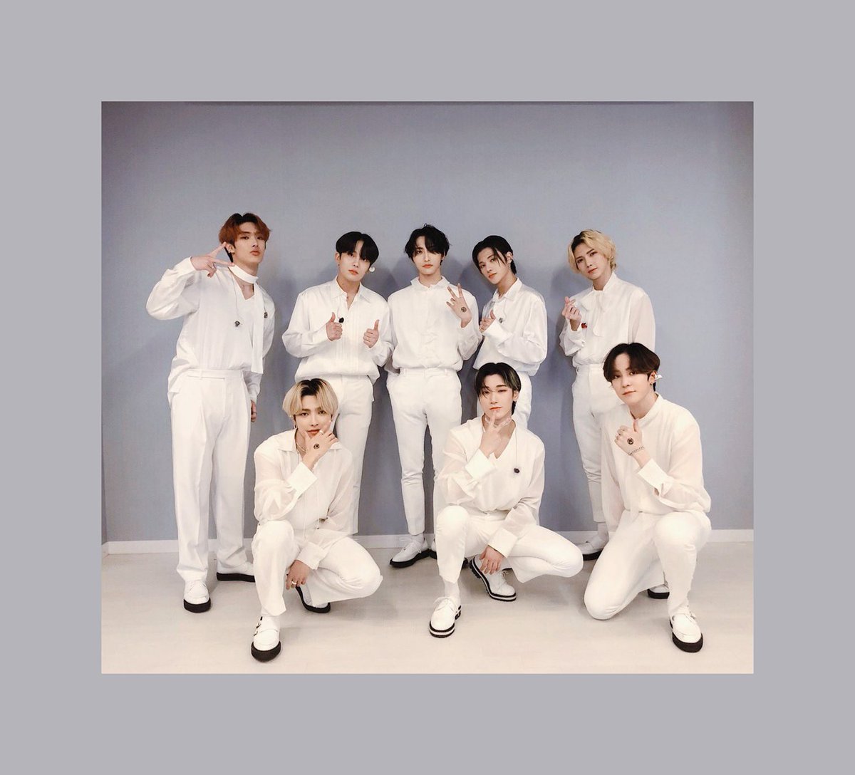 lovinjins's tweet photo. ▪︎no puedo creer lo rápido que pasa el tiempo... hace 100 días que permanecemos juntos, es el principio de nuestra historia. ▪︎
 #100DAYSWITHATEEZ @ATEEZofficial ♡ https://t.co/Jt9uVhs4Oq