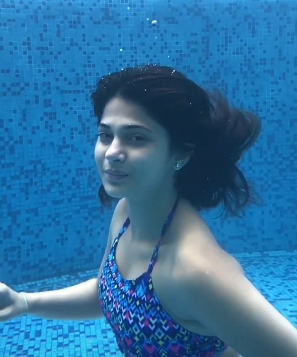 Day 16 - in water #jenniferwinget  #beyhadh  #beyhadh2  #bepannaah  #CodeM  #MayaAgain  #Saraswatichandra  #Maya  #DillMillGayye  @jenwinget