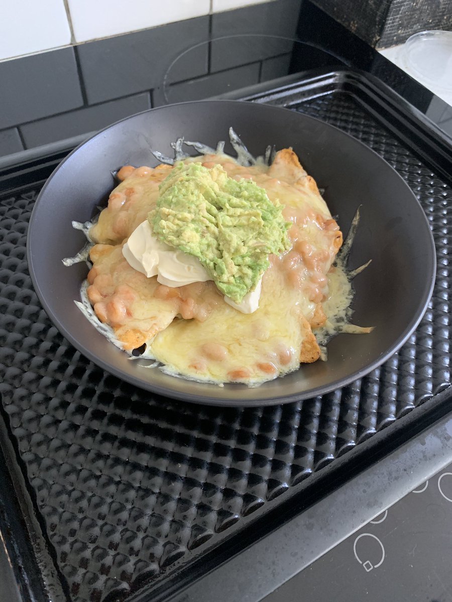 Le Bean Boy makes Le Bean Nachos