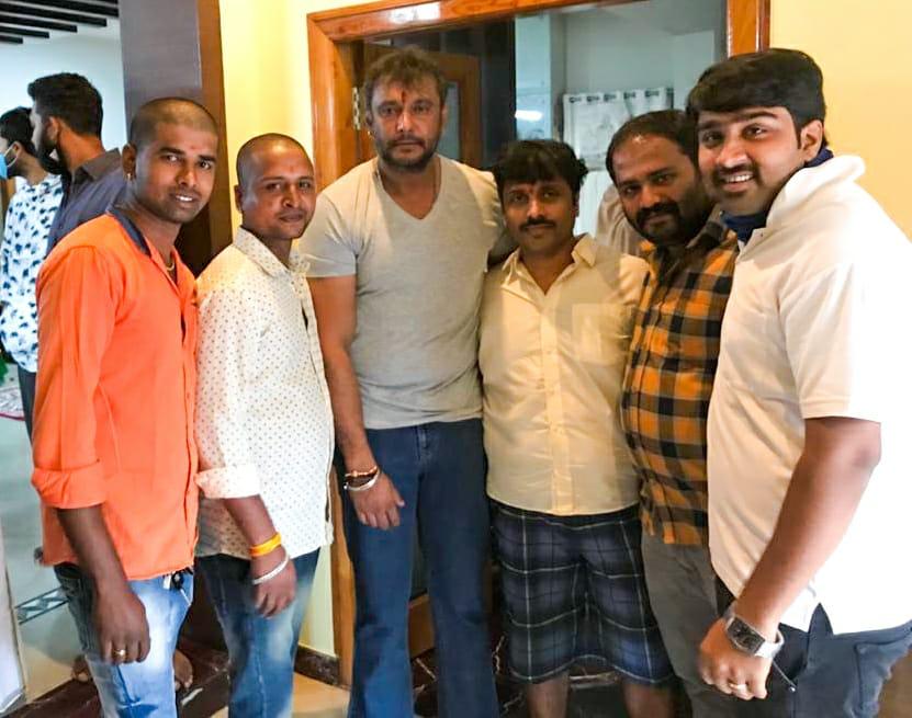 DBossFCRaichur's tweet photo. Today Exclusive photos 😍😍😍.

#DBOSS / #Roberrt https://t.co/CfK3aBNKBv