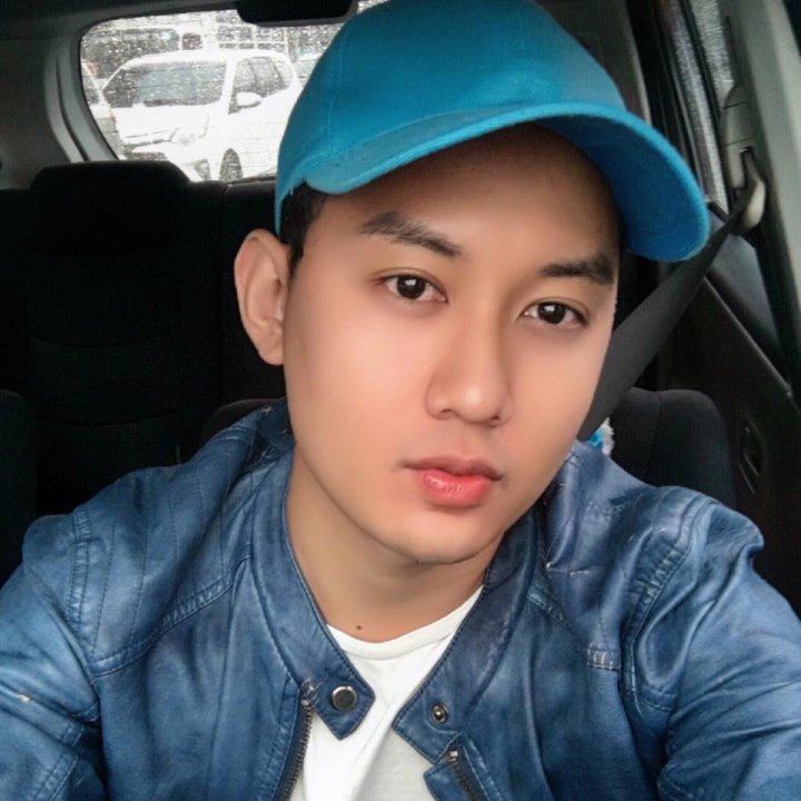 Come hangout with me > Maaf cuma kejar jam live, krna udah OFC  host! on #BIGOLIVE bigo.tv/sid/2107943444…