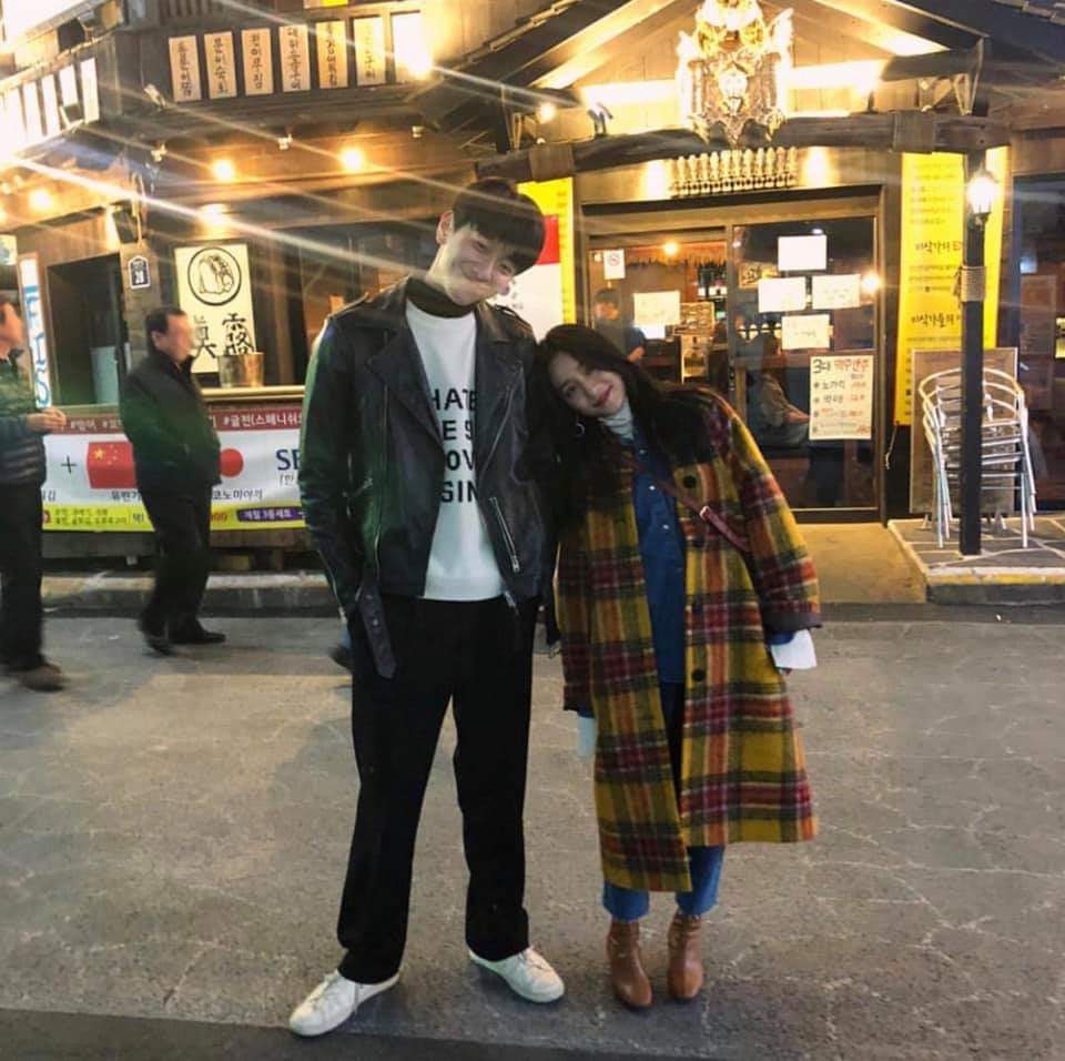 kangminah_'s tweet photo. Tiny Minah! I look so small beside this handsome giant, I miss working on a project with him. https://t.co/h6sAxGZrUK
