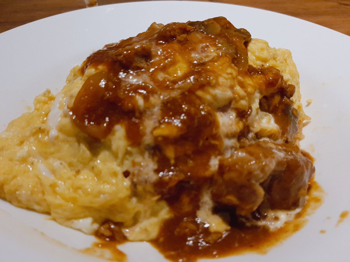 kimitake_slmd's tweet photo. 今日はまかない担当〜
オムライス🍳と冷たいヴィシソワーズ❄🍠
#料理 #料理好きな人とつながりたい #自炊男子  #food #おうちごはん #お腹ぺこりん部 #ツイッター家庭料理部 #自炊  #男子ごはん #料理記録 #ランチ #お昼ごはん https://t.co/uv93CcITcP