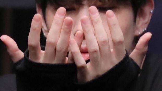 mark tuan and his beautiful hands↳...a very delicate thread ༉‧₊˚✧