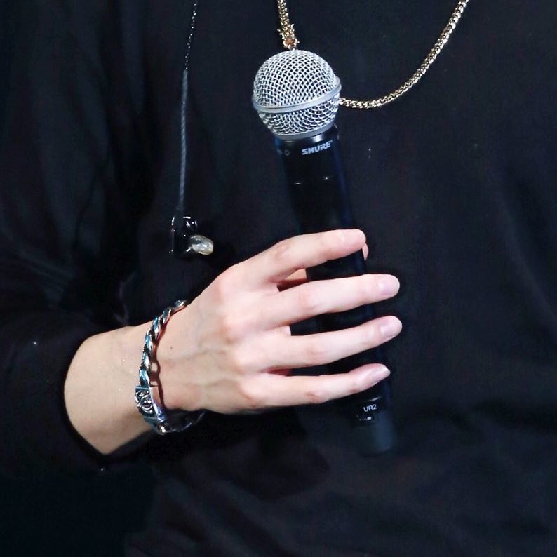 mark tuan and his beautiful hands↳...a very delicate thread ༉‧₊˚✧