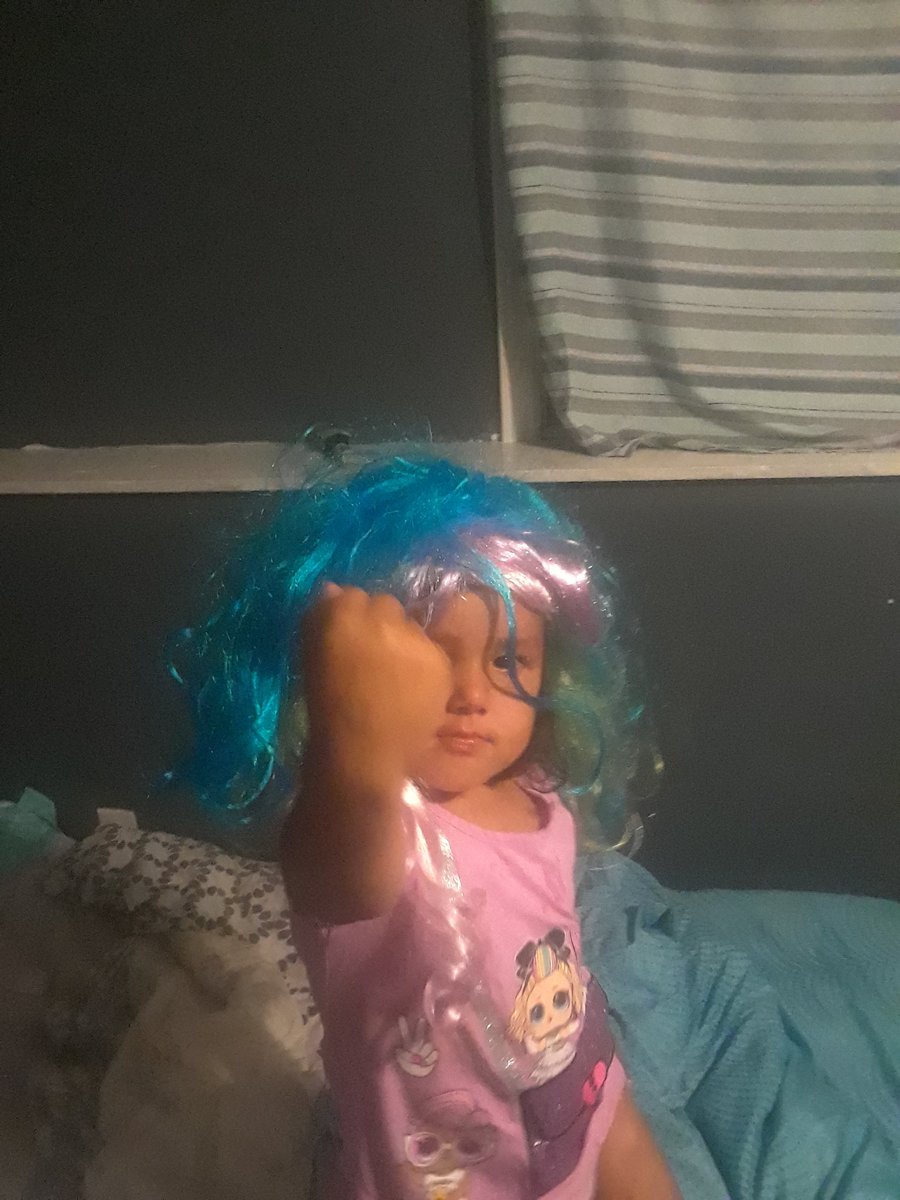 ZeChampion's tweet photo. @SugaSeanMMA my daughter man shes loves ur hair wanted to be like you! And hope for speedy recovery! From the michaels! https://t.co/kSPw3J5u3q