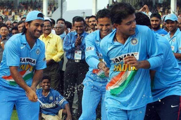  #கங்குலி இந்த மனிதனை அவ்ளோ சுலபமா கடந்து போகமுடியாது... #ஆஸ்திரேலியா அணி தான் கிரிக்கெட்ல டான் அவங்கள எல்லாம் தொட கூட முடியாதுன்னு எல்லாரும் நினைக்கிற அப்ப அவர்களை ஈசி ஆஹ் கடந்து போக முடியும் அப்பிடிக்கிற எண்ணதா ஒரு ஒரு  #வீரர்கள் கிட்டியும் உணர்வை  #விதைத்தவர்..