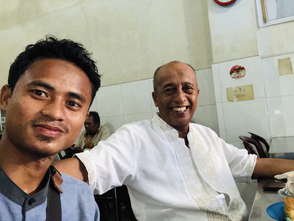 Kalian Belilah tanah saya, untuk bangun ekonomi pesantren.

Kami belum ada uang pak haji! 

Kalian cicil hingga tahun depan pun nggak masalah. Sudah mau dibeli orang cin* 
Saya nggak akan kasih walau dengan harga tinggi.
Yaa Robb mudahkan kami 😢
10rb/m2
Ada yang siap patungan?