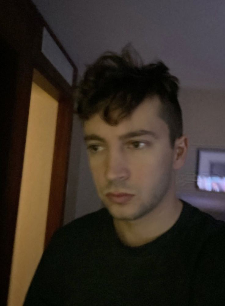 Mont_hsk's tweet photo. No les pasa que respiran y Tyler y Josh la mejor banda del género? 🤔 https://t.co/qYocBq5RLA