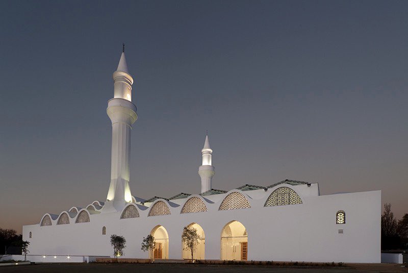 AlFozanAward's tweet photo. - Houghton Mosque 
- Architect: Abdel-Wahed El-Wakil 
- Location : Sourth Africa 
- Year : 2015 
.
.
#AFAMA #Fourth_cycle #Mosques_of_the_world https://t.co/kARAEzVQlO